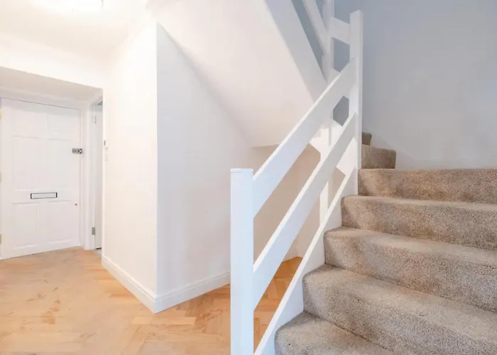 Central 3Bd Flat With Balcony In Paddington