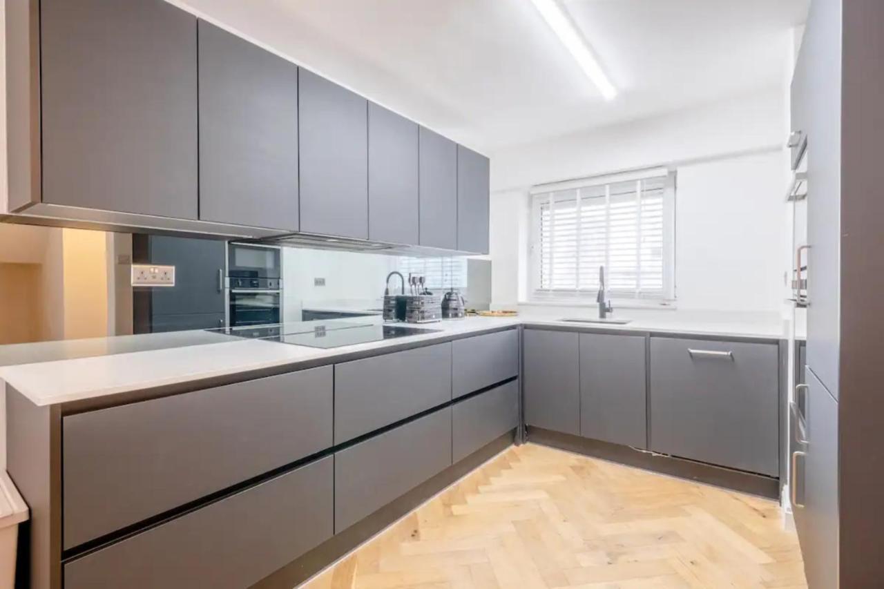 3bd Flat With Balcony In Paddington Londra